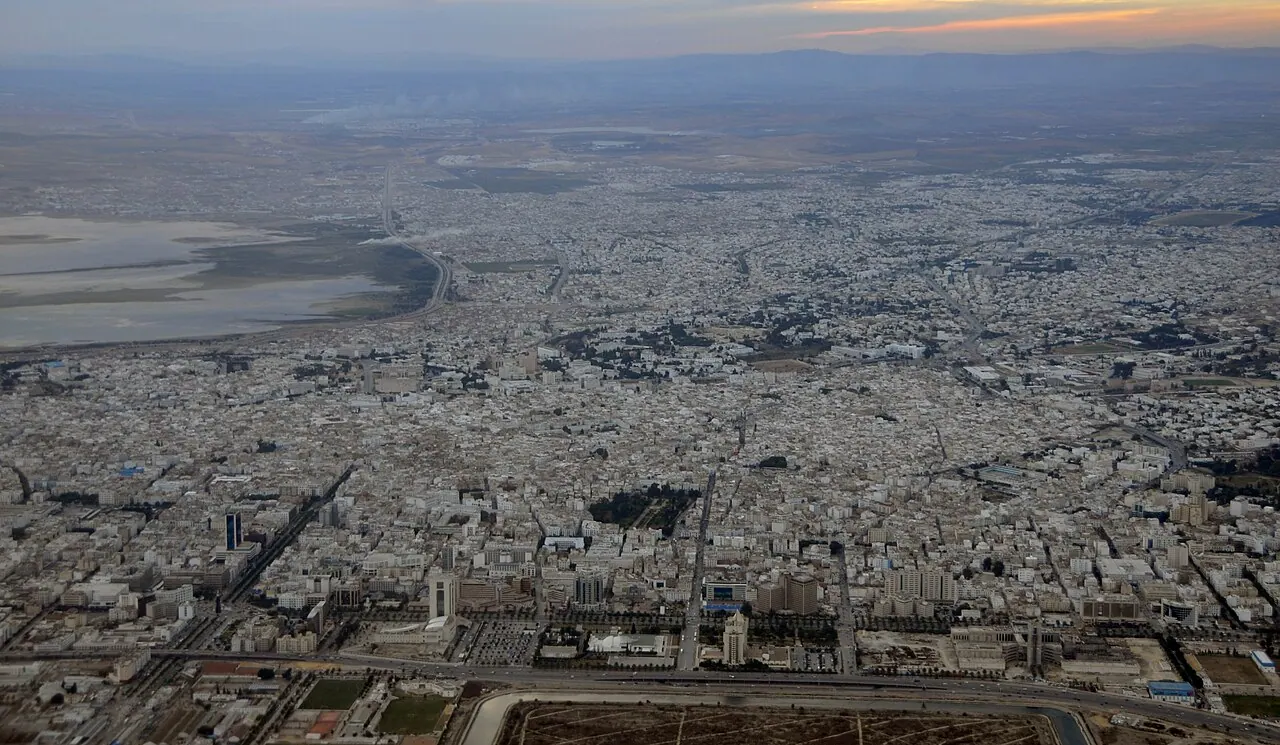 Tunis — destination photograph