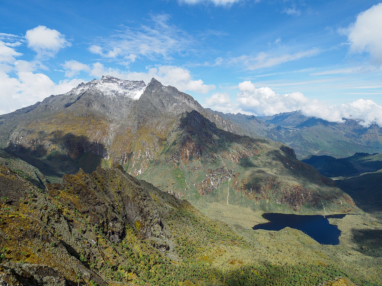 Mount Speke και λίμνη Bujuku· ιστορική εικόνα της περιοχής του παγετώνα