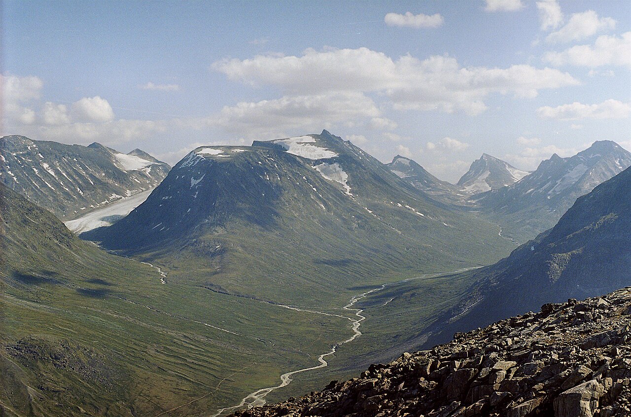 Κοιλάδα Visdalen, με τον Hellstugubreen αριστερά