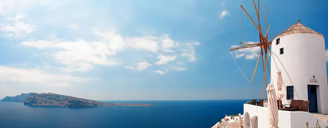 Η ακτή της Οίας στη Σαντορίνη.