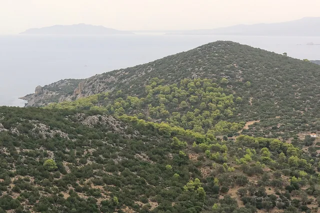 Οι βόρειες ακτές του Πόρου.