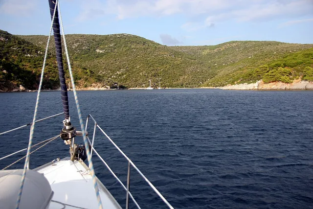 Κόλπος στην Περιστέρα, δίπλα στην Αλόννησο.