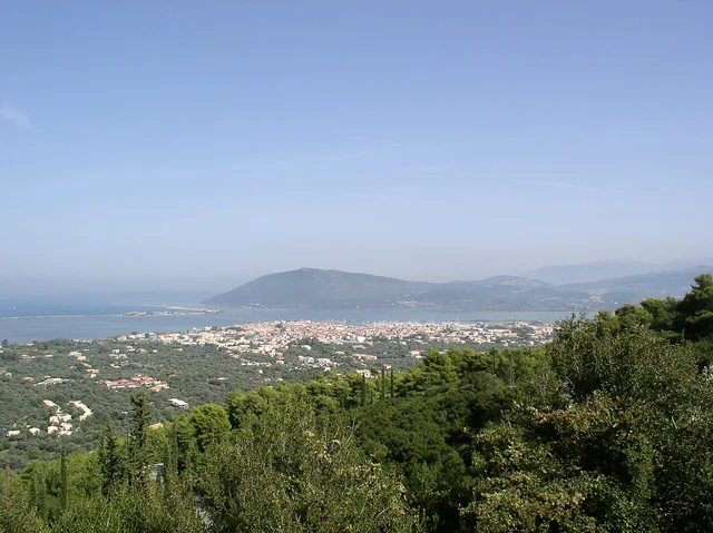 Η πόλη της Λευκάδας από ψηλά.