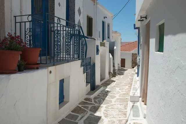 Ένας δρόμος στη Χώρα της Κύθνου.