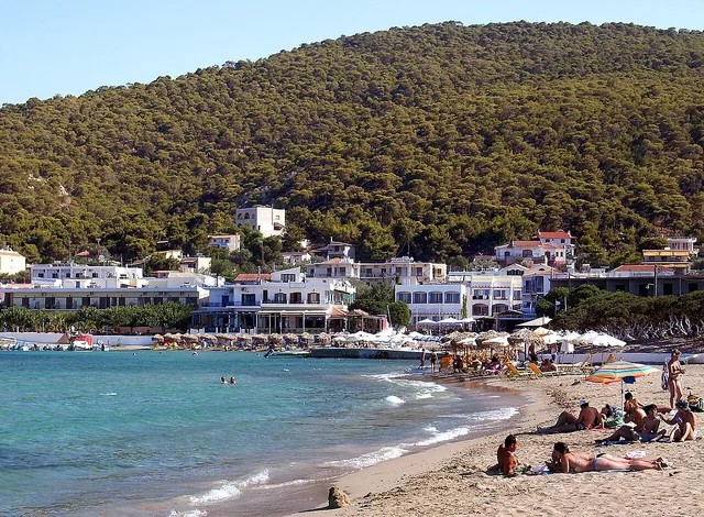 Η παραλία της Σκάλας στο Αγκίστρι.