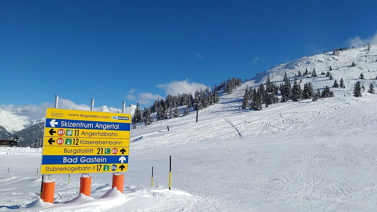 Gastein ski resort, part of Ski Amadé network of 28 ski areas. Slope signs for skiers. Ski run on Stubnerkogel mountain in Bad Gastein, Austria.