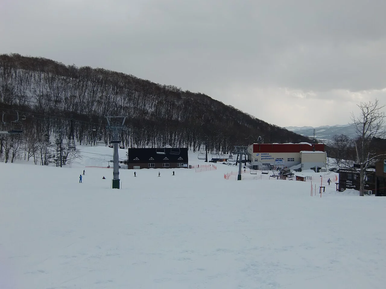 Αναβατήρες στη βάση Annupuri του Niseko