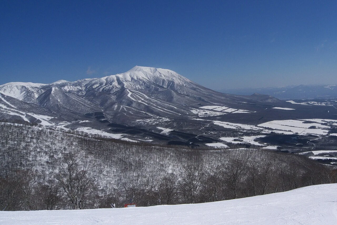 Θέα προς τα βουνά Iwate και Kurakake από το Shizukuishi